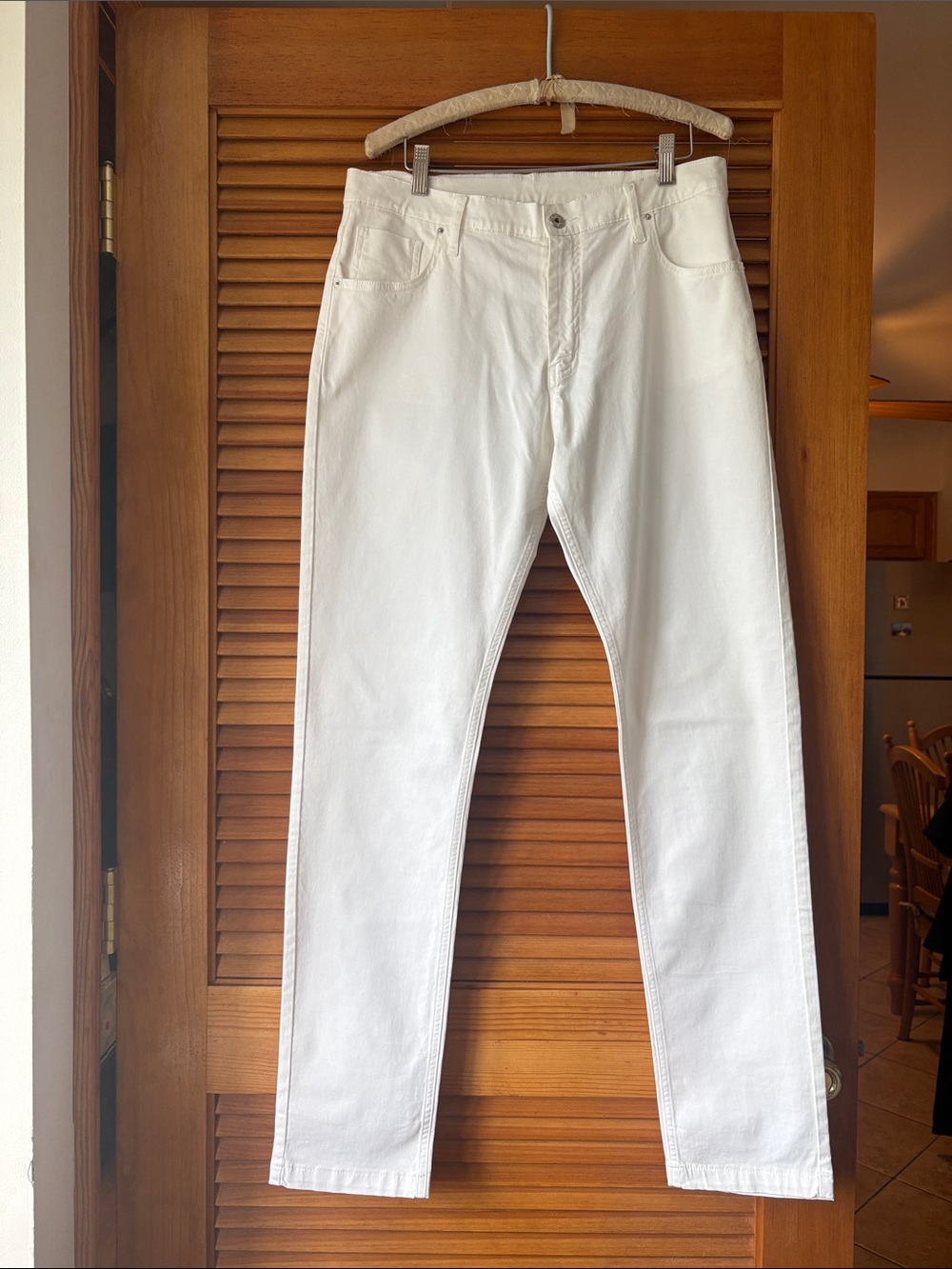 Classic Women’s Slim Straight White Jeans